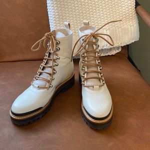 White boots - Marc Fisher Size 6
